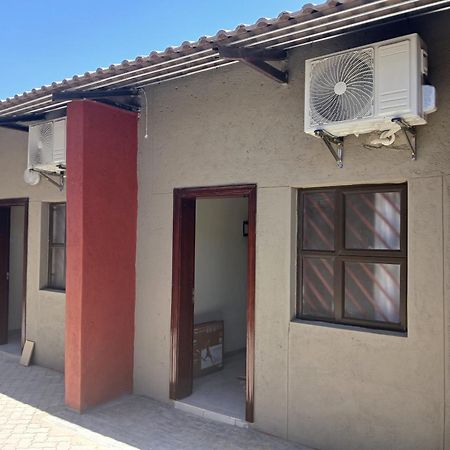 Acacia Villa Self Catering Guest House Okahandja Exterior photo